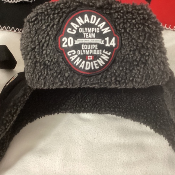 2014 Canadian Olympic ensemble - Picture 9 of 16